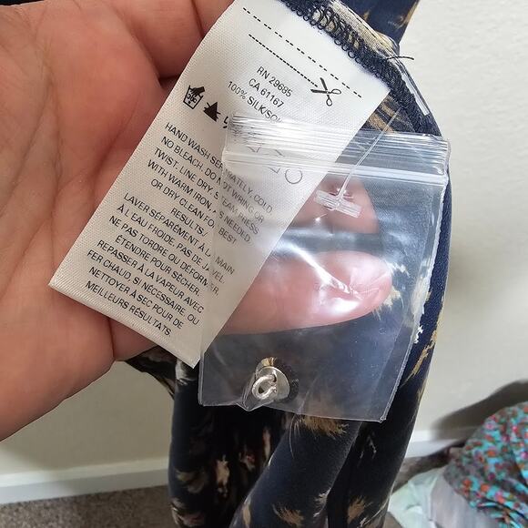 Pendleton Women's 100% silk shift dress size M navy blue floral short sleeve - Picture 5 of 7